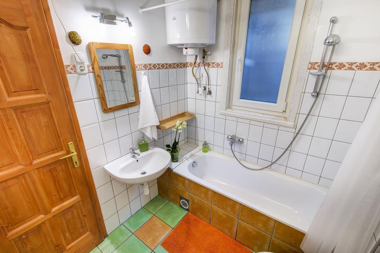 Apartment Near The Heroes Square Budapest Bagian luar foto